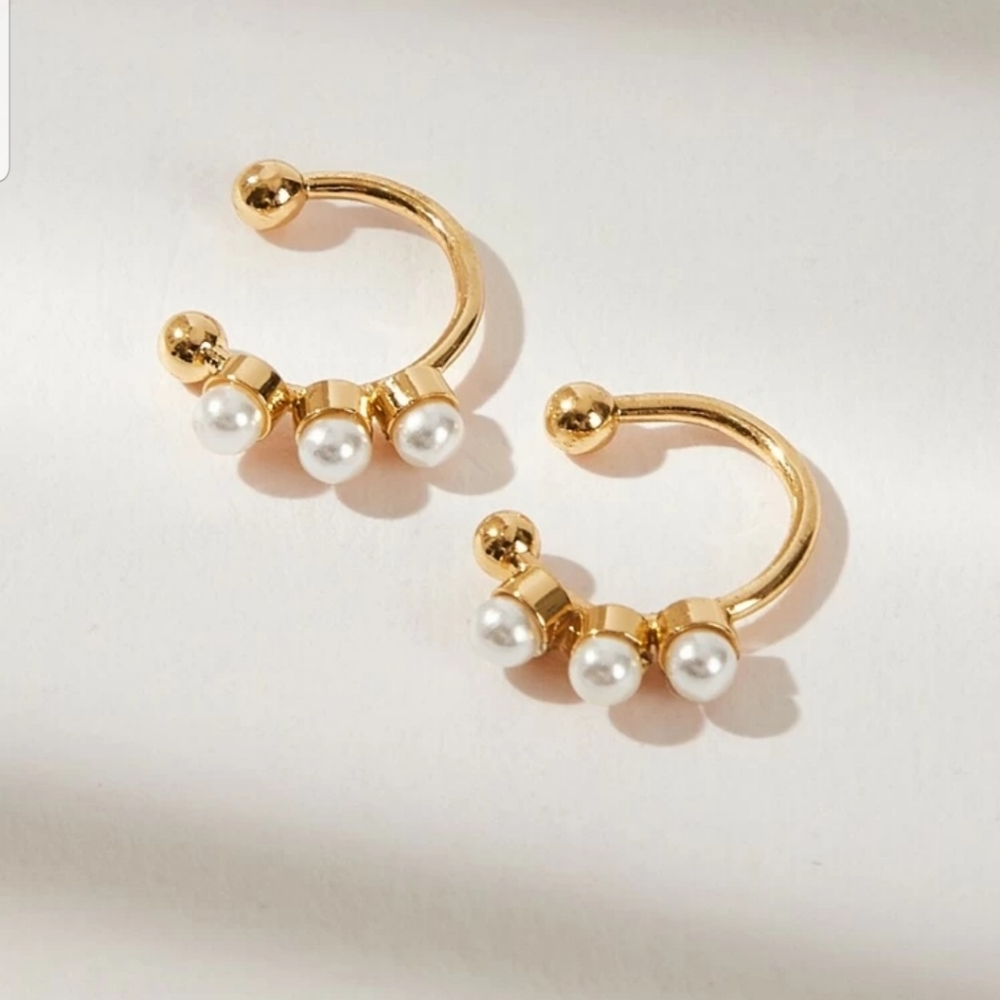 *Amanda* Cuff Earrings - Picture 3 of 4